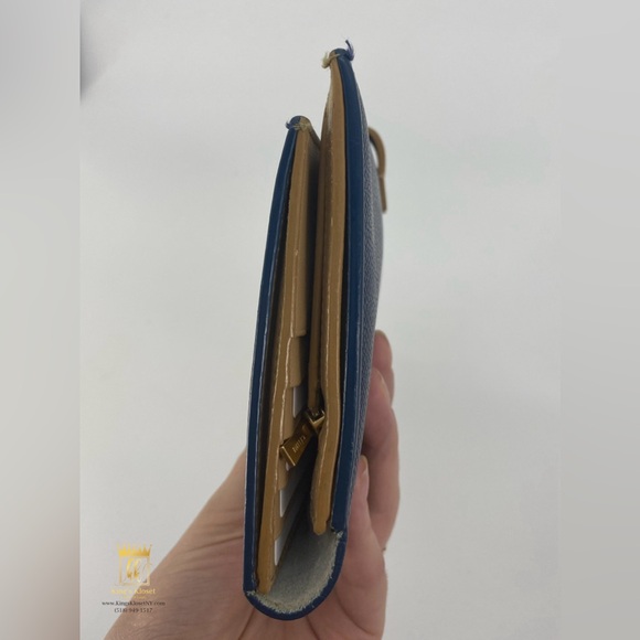 Céline large strap wallet in grained calfskin - Picture 11 of 12